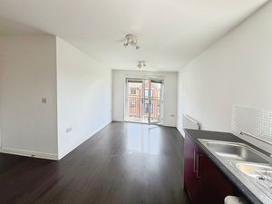 Open Plan Kitchen Diner- click for photo gallery